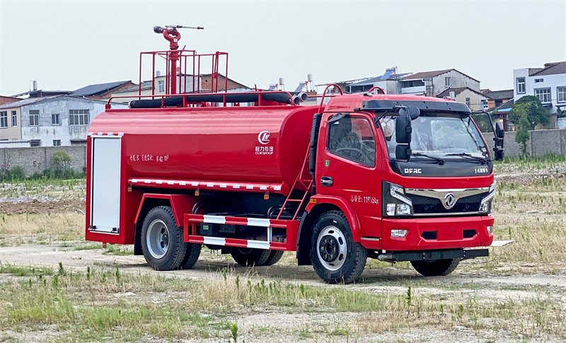 勾臂式垃圾车出车前检查：勾臂、锁紧、液压支腿与滚轮状态判定
